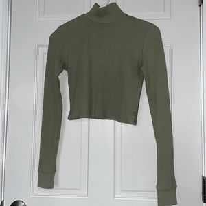 BDG high neck long sleeves - Size XS in Green and White